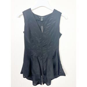H&M Black Sleeveless V Neck Peplum Top With Exposed Back Zipper Size 4